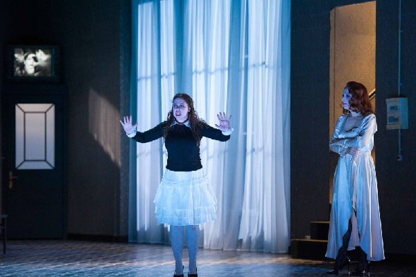 1463851020_14_hannah-bradbury-und-frances-pappas-2